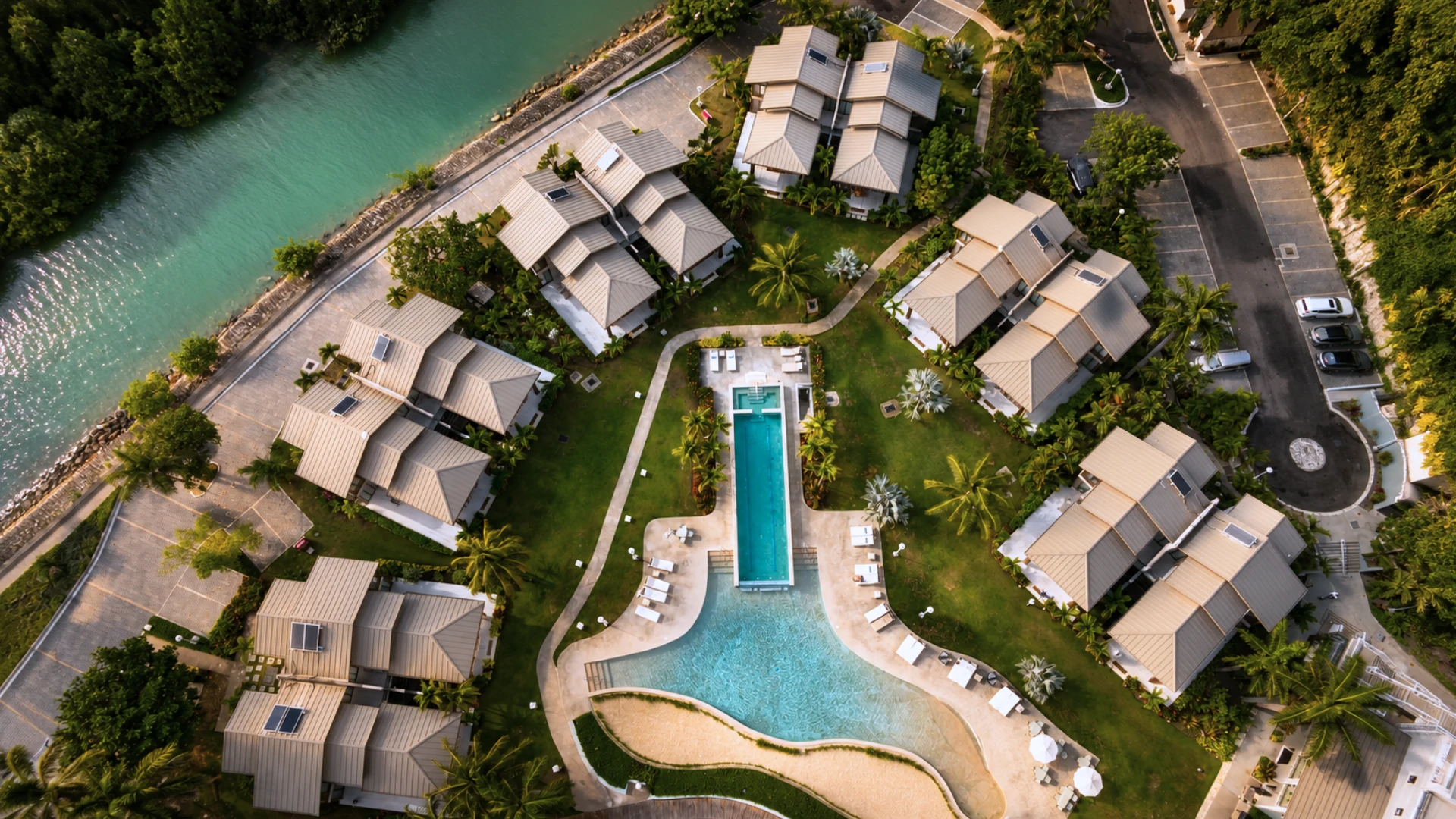 Bessa villas, tropical gardens and pool
